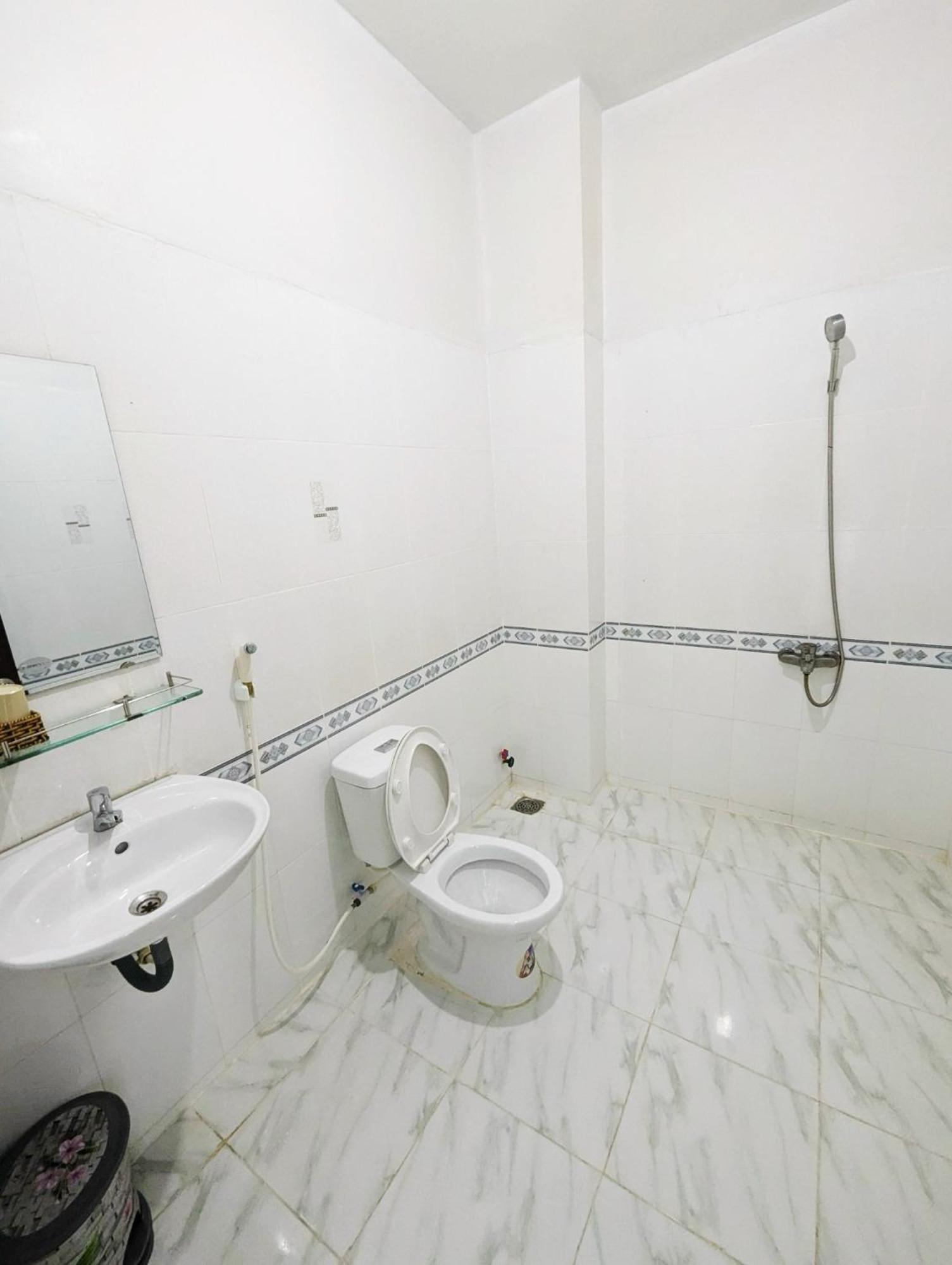 Khach San Mien Hotel
