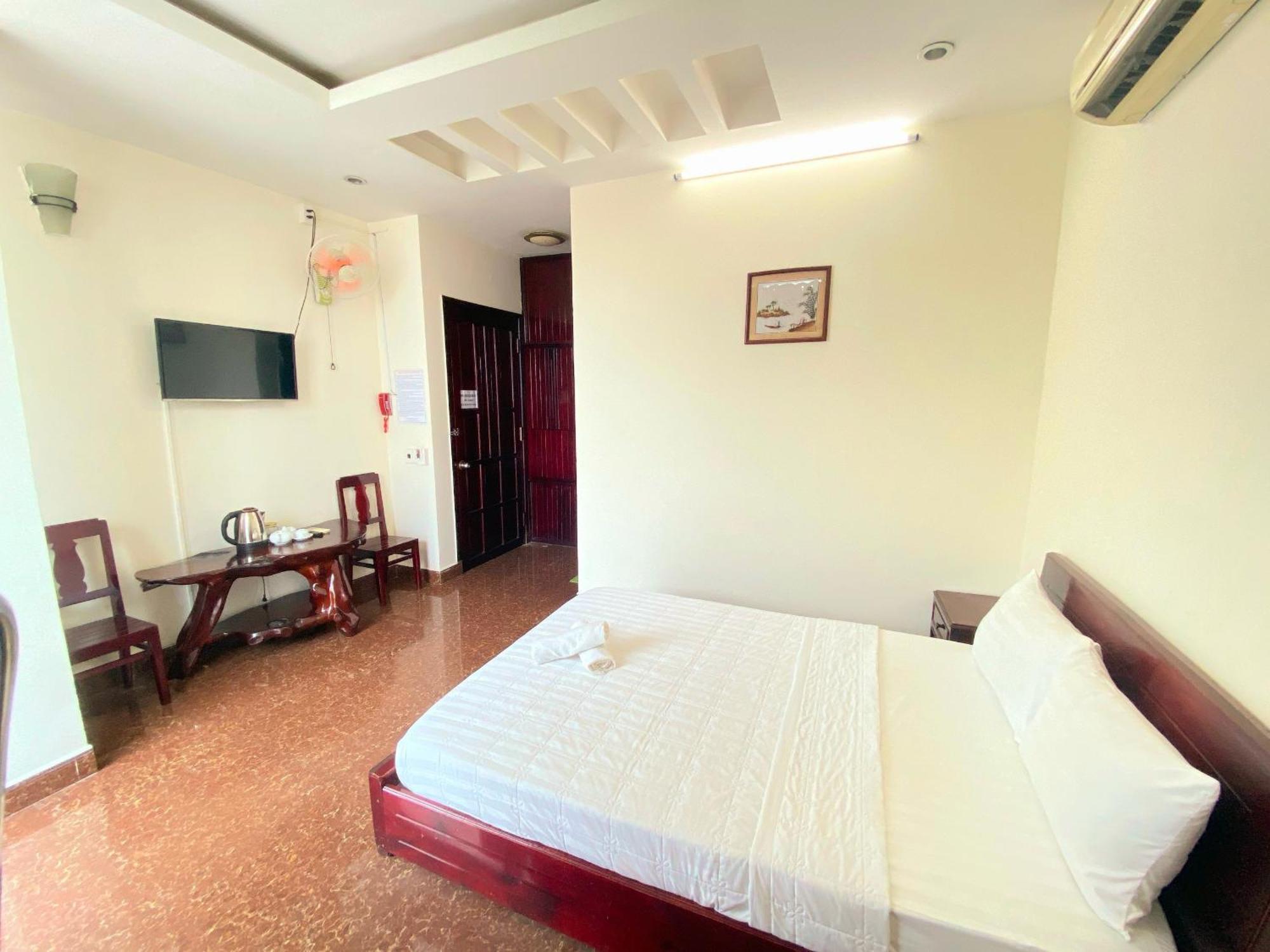 Khach San Mien Hotel